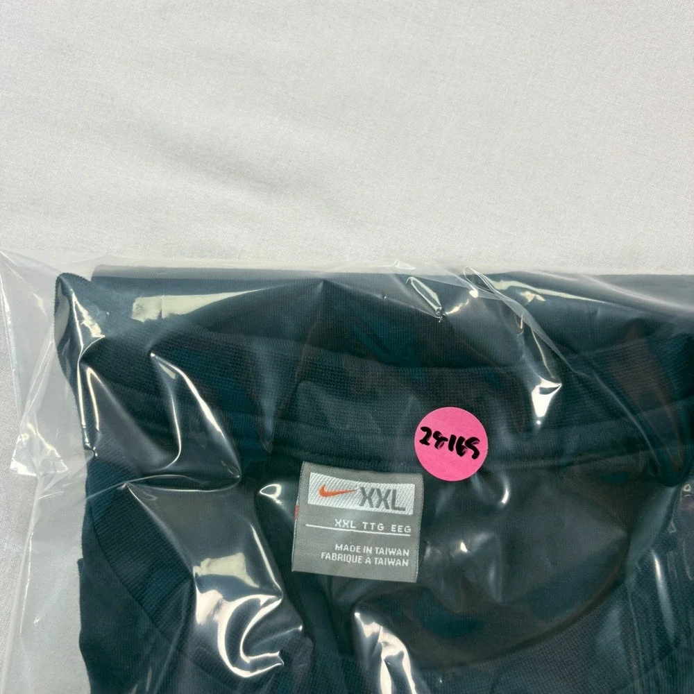 Nike shirt good